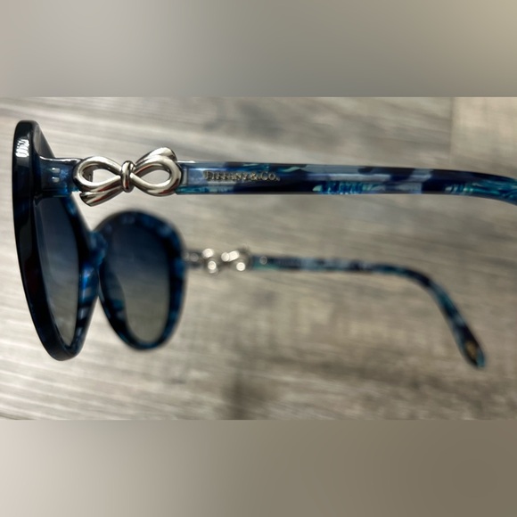 Tiffany & Co. Marbled Blue Cat Eye Sunglasses - Picture 6 of 12